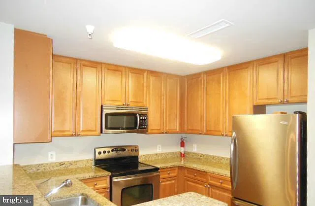 Sterling Codm — Photo 2