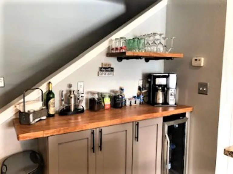 Beverage bar with beverage refrigerator