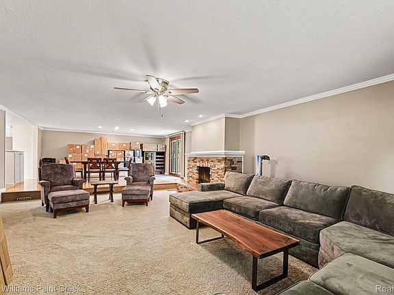4th image of 1087 Collingwood Dr