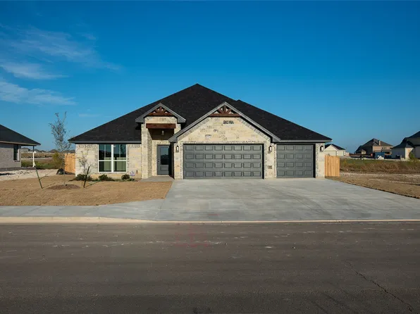 1404 Red Rock Rd, Hewitt, TX 76643