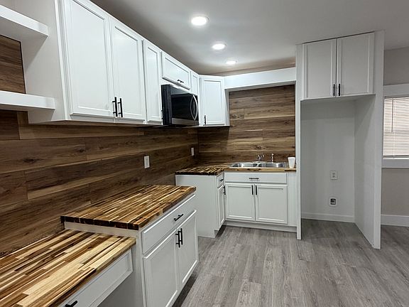 3rd image of 3602 Mendenhall Dr #B