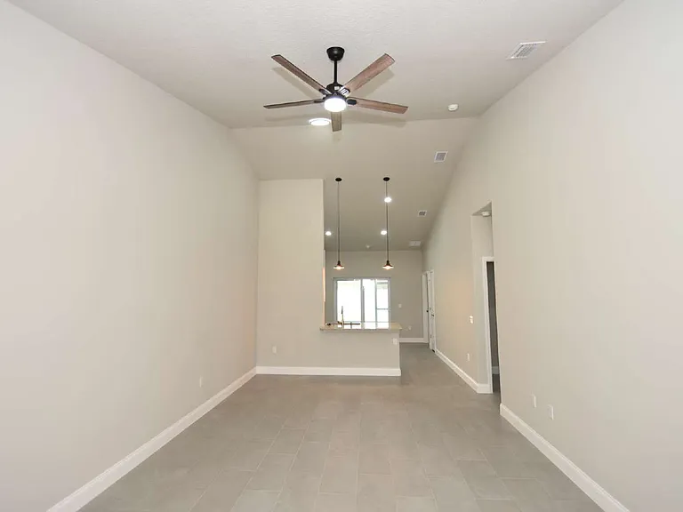 17 Ryapple Ln #B — Photo 5