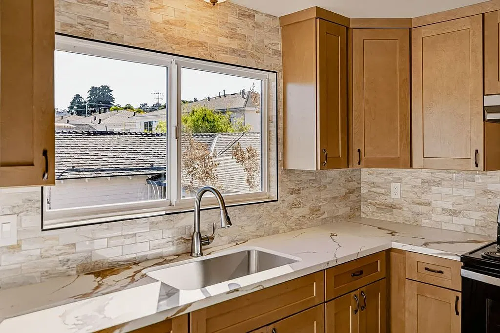 2 bed, 1.5 bath, 1100 sqft, $3,495 — Photo 2