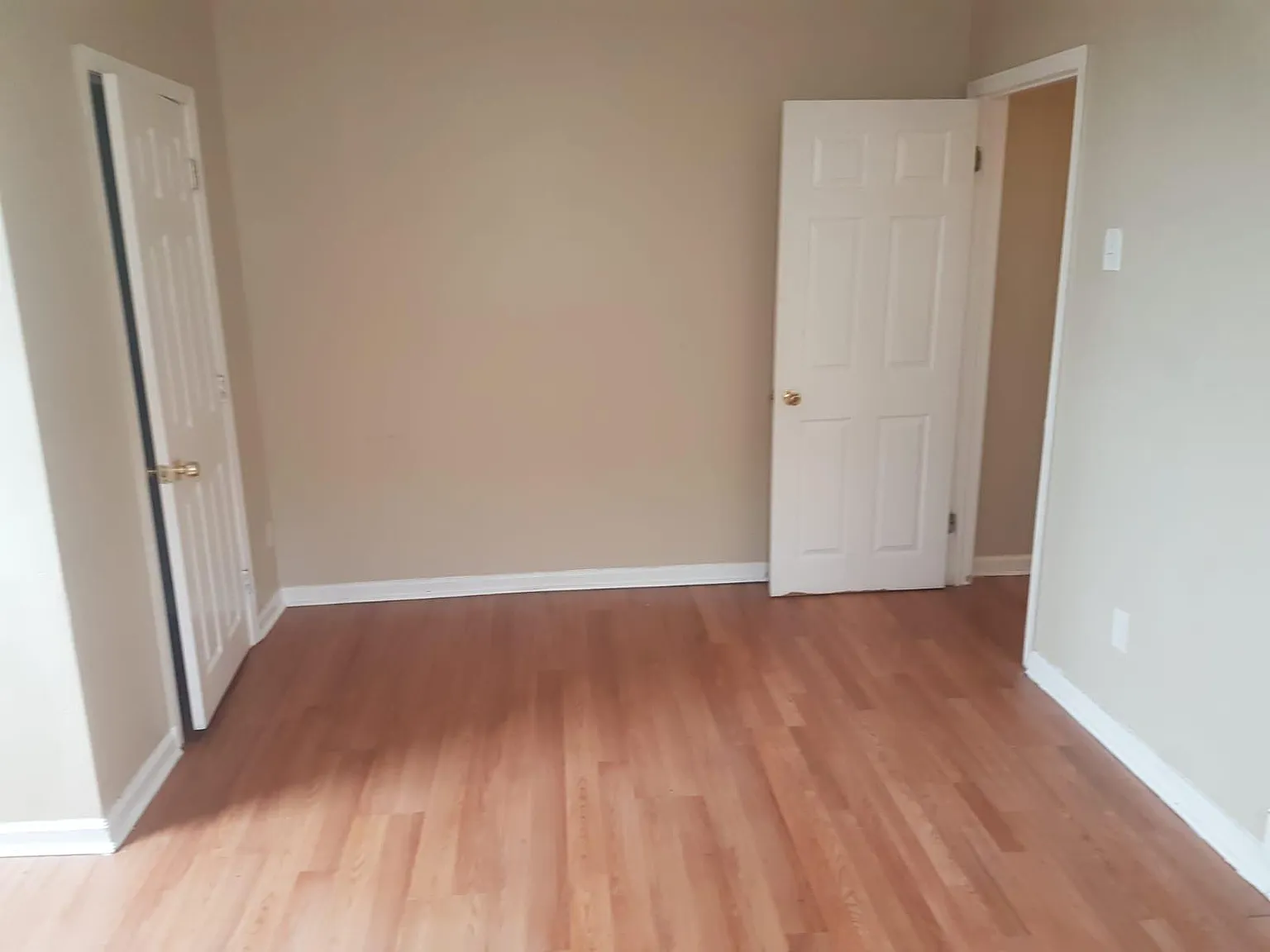 2 bed, 2200 sqft, $1,100 — Photo 4