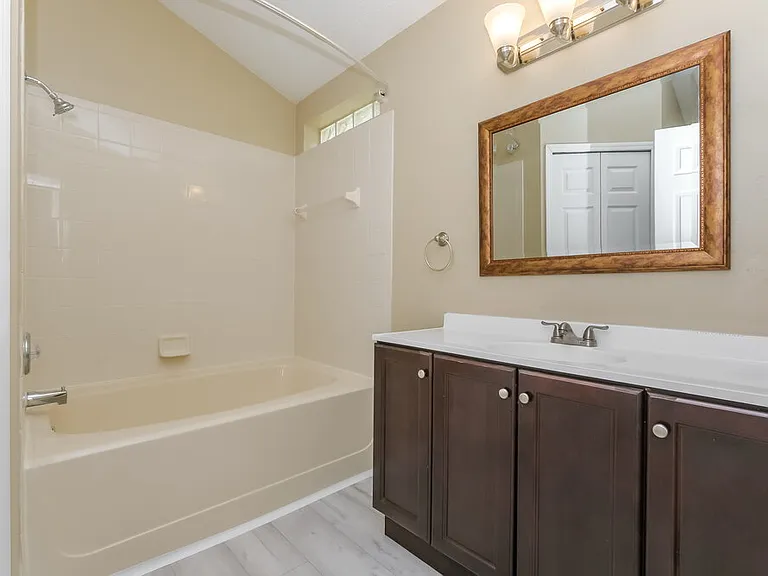 6719 Summer Cove Dr — Photo 13
