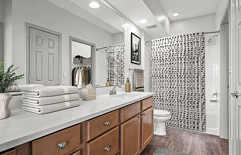 West End at City Center Apartment Homes — Photo 16