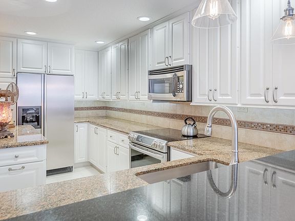 4th image of 230 Soriano Dr