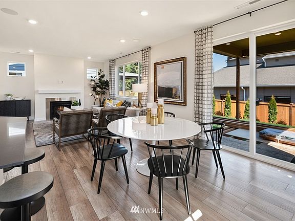 2nd image of 1013 Burwood Street SE #201