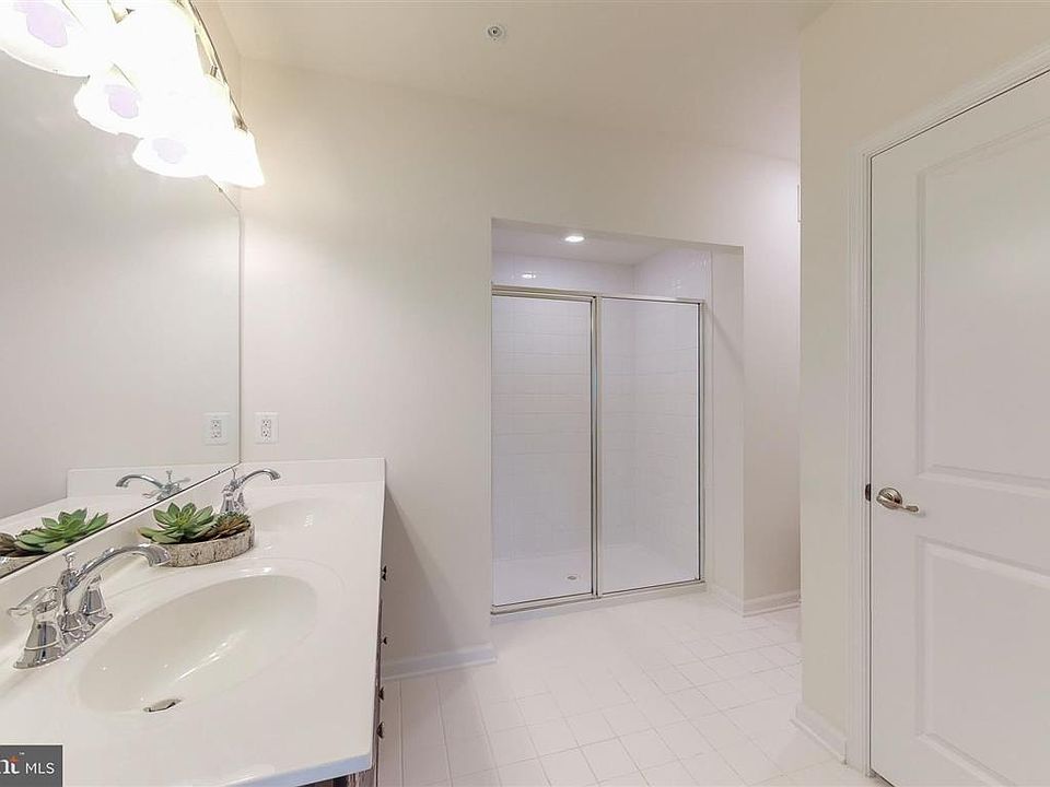 Master bath with huge linen closet