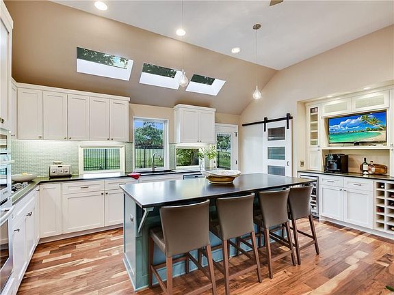 2nd image of 10208 Sausalito Dr
