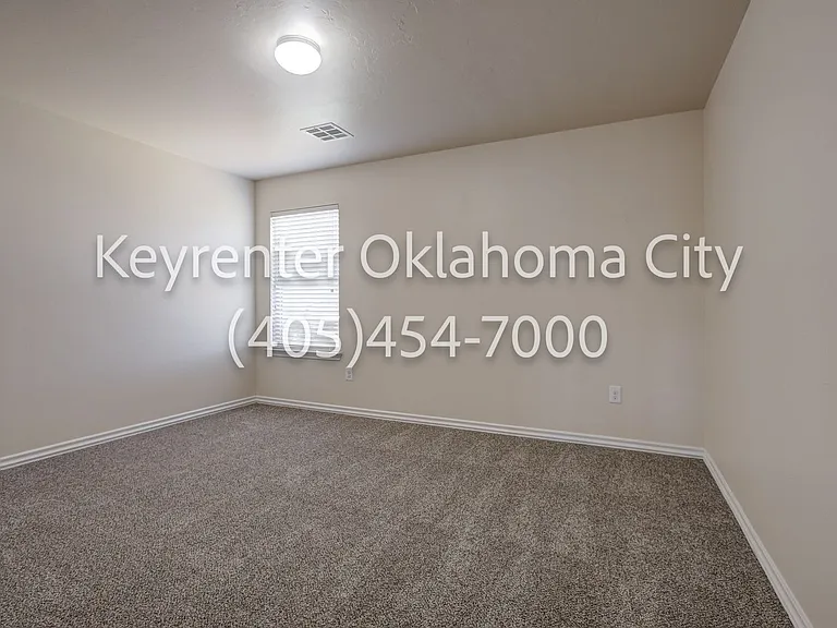 2409 Rosa Cir — Photo 40