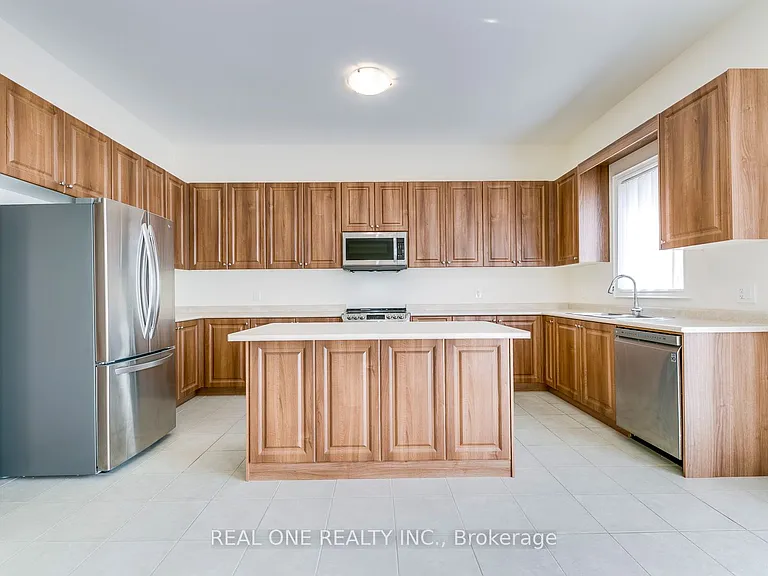 134 Goodwin Cres — Photo 8