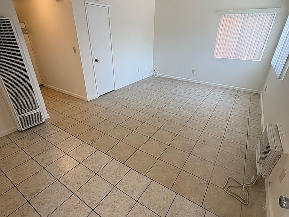 3rd image of 504 E Lexington Ave E #2