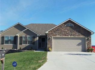802 SW Hill Top Ct, Grain Valley, MO 64029