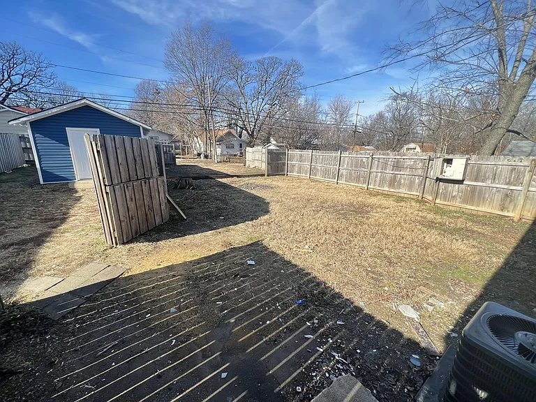 2251 N Rogers Ave — Photo 21