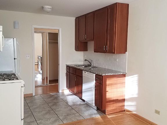 4th image of 100 N Lincoln Ln Unit 1A