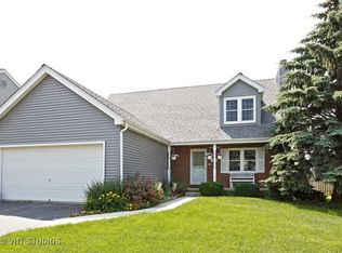 723 Avondale Ln, Aurora, IL 60504