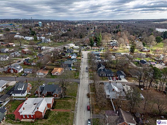4th image of 406 Central Ave