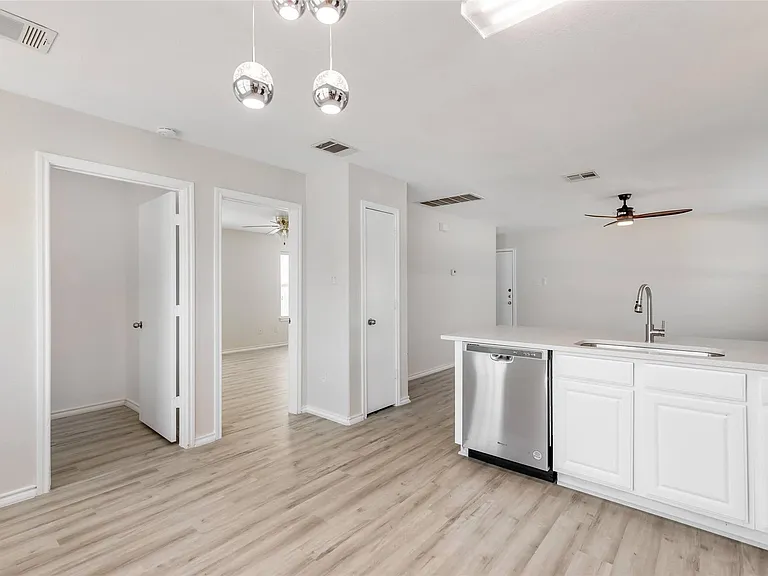 3207 Barksdale Dr — Photo 8