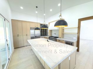 1111 Britem Ct, Vista, CA 92083
