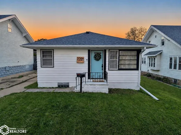 206 1/2 N 9th St, Marshalltown, IA 50158