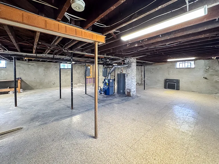 271 Atlantic St — Photo 15