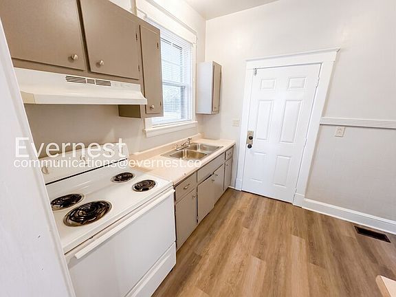 3rd image of 1814 East Blvd E #1814
