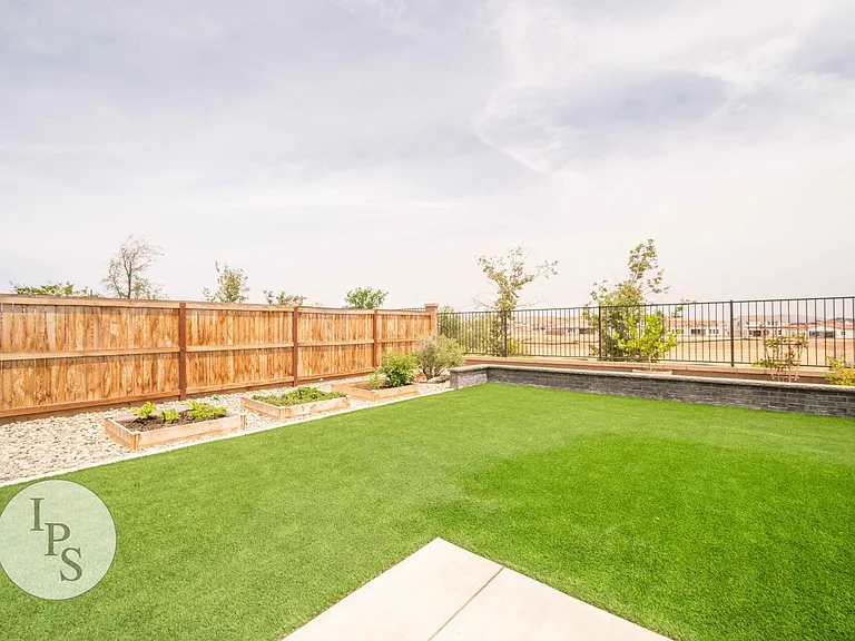4299 Vineyard Dr — Photo 44