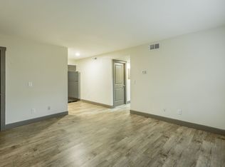 203 4th St #D8, Monteagle, TN 37356