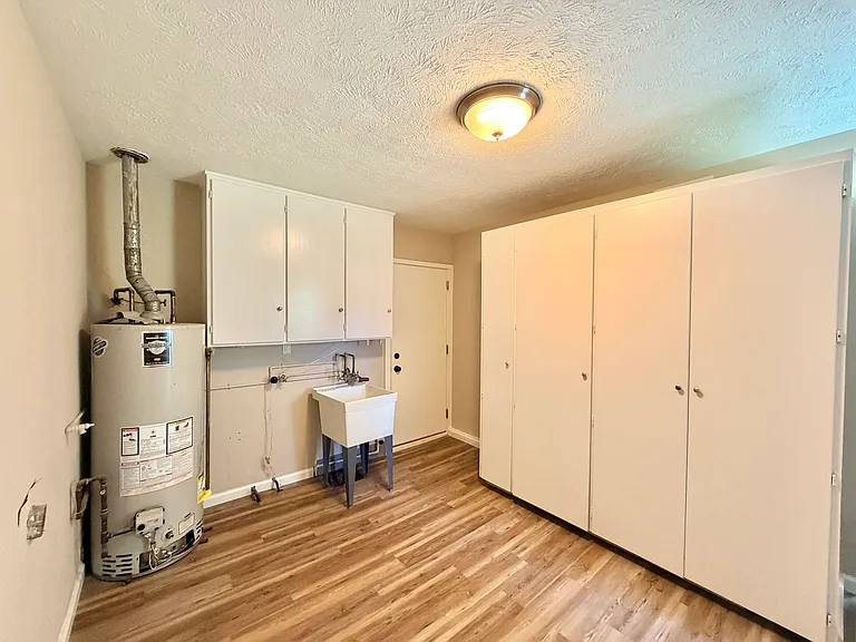 573 Hemlock Dr — Photo 16