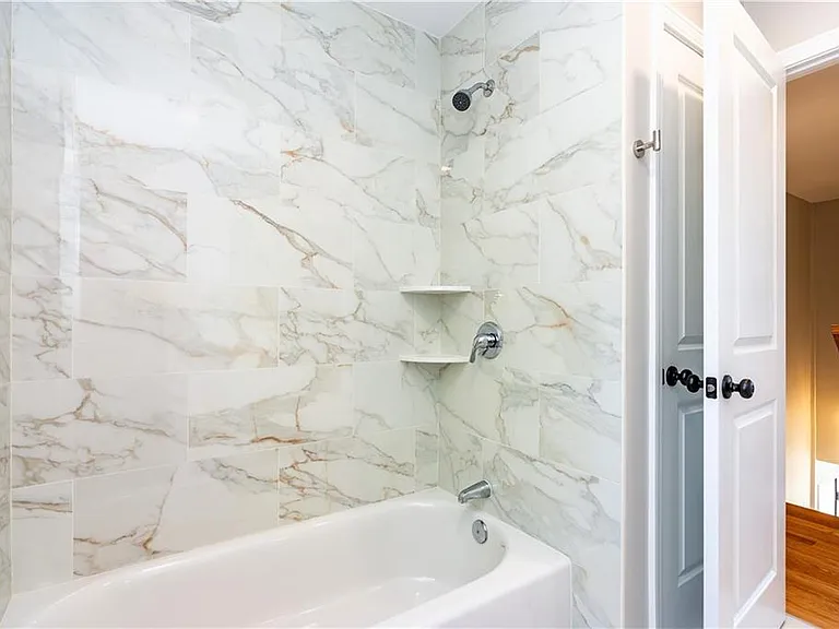 83 Cadora Ave — Photo 8