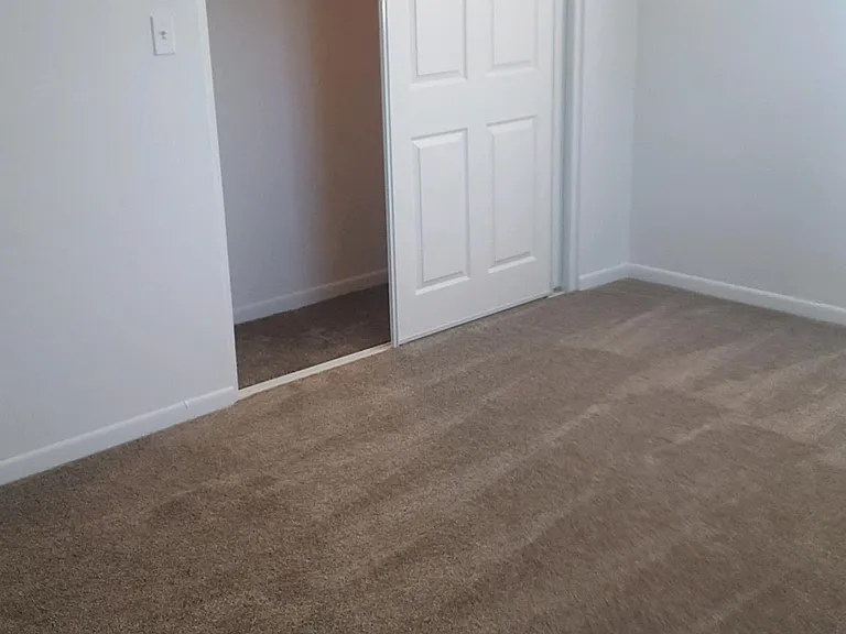 Bed 1 closet