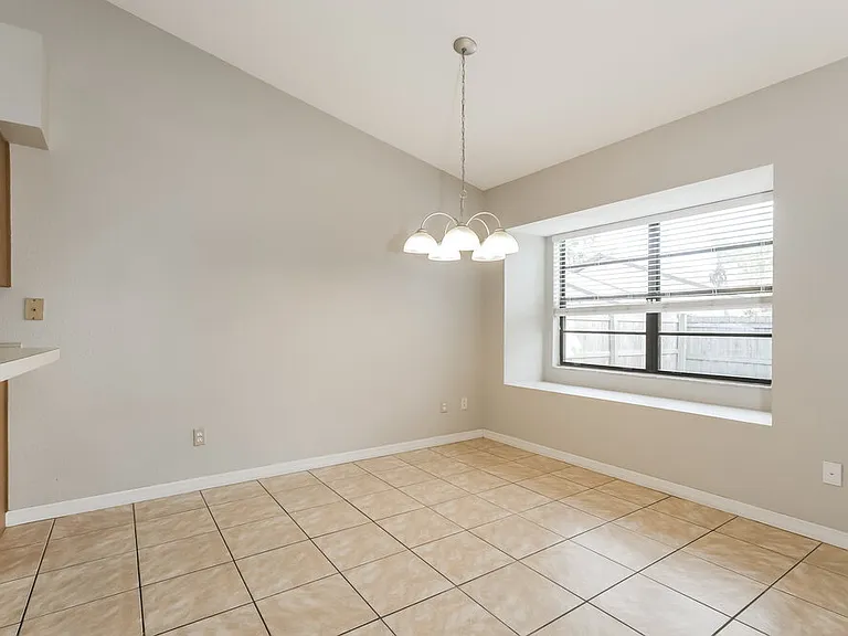 1440 Tiverton Dr — Photo 6