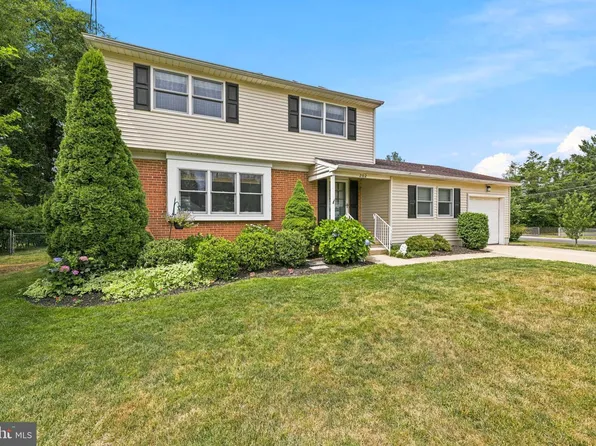202 Ford St, Voorhees, NJ 08043