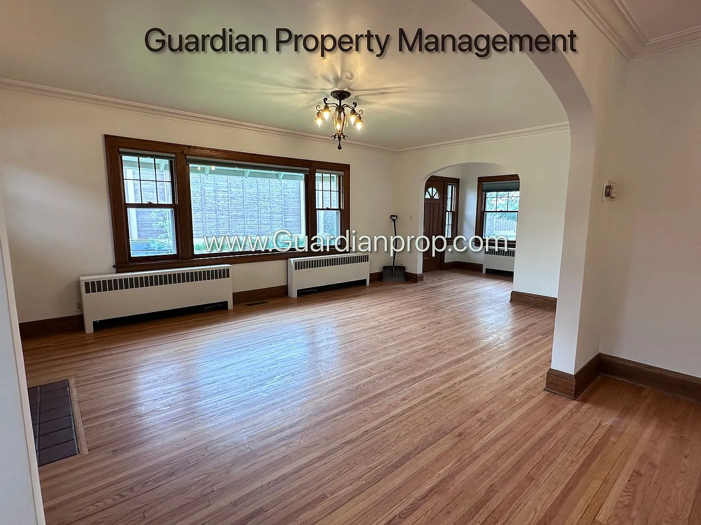 South Minneapolis Renovated Single Family Home, New Bathrooms, Hardwood Floors, W/D — Photo 3