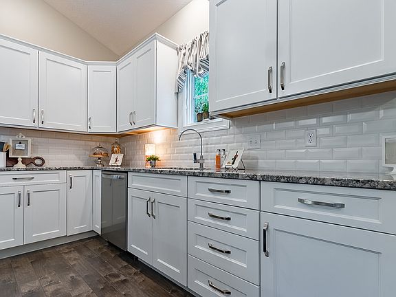 5th image of 4228 Garden Oak Dr #17