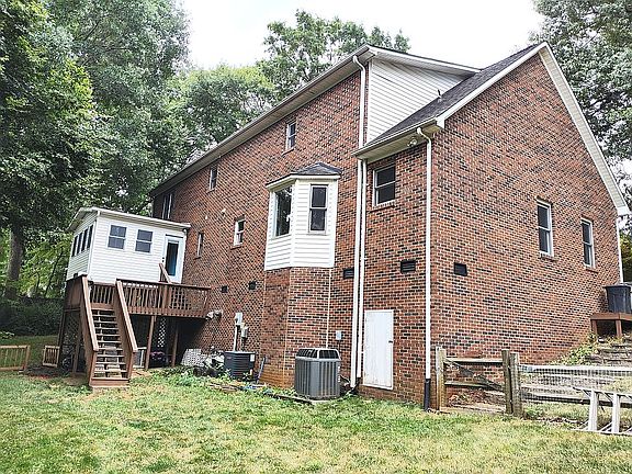 4th image of 2640 Petersburg Ct