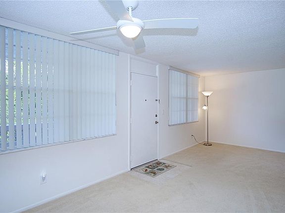 3rd image of 4720 Locust St NE APT 316