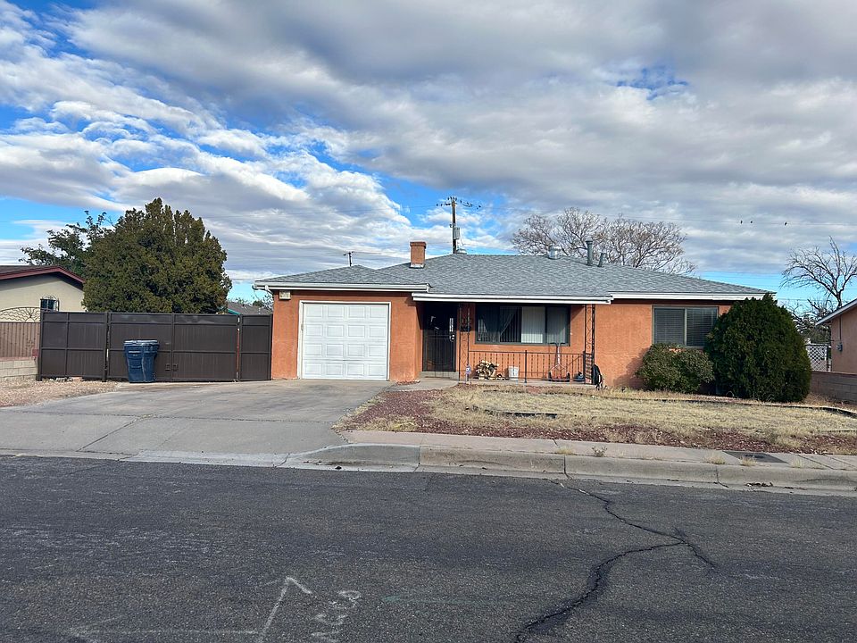 1st image of 312 Estancia Dr NW