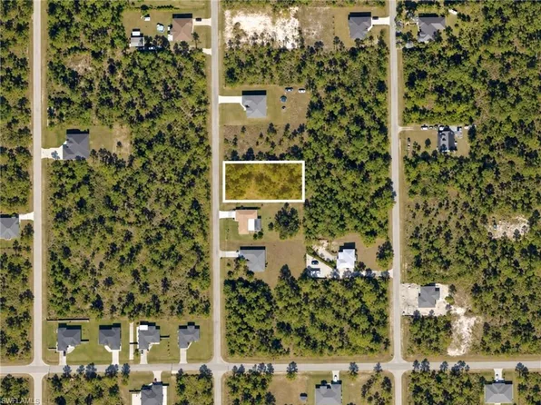 908 Congress AVE, LEHIGH ACRES, FL 33972