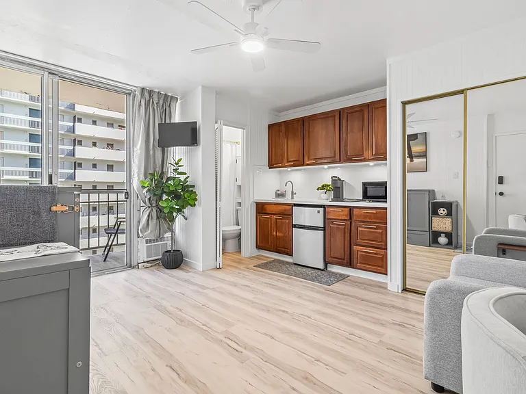 2509 Ala Wai Blvd #503 — Photo 2