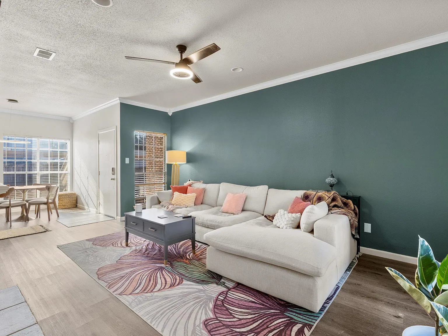 2 bed, 1026 sqft, $1,900 — Photo 3