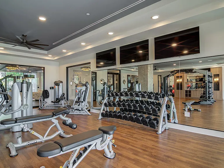 The Tomlin Luxury Apartments — Photo 6