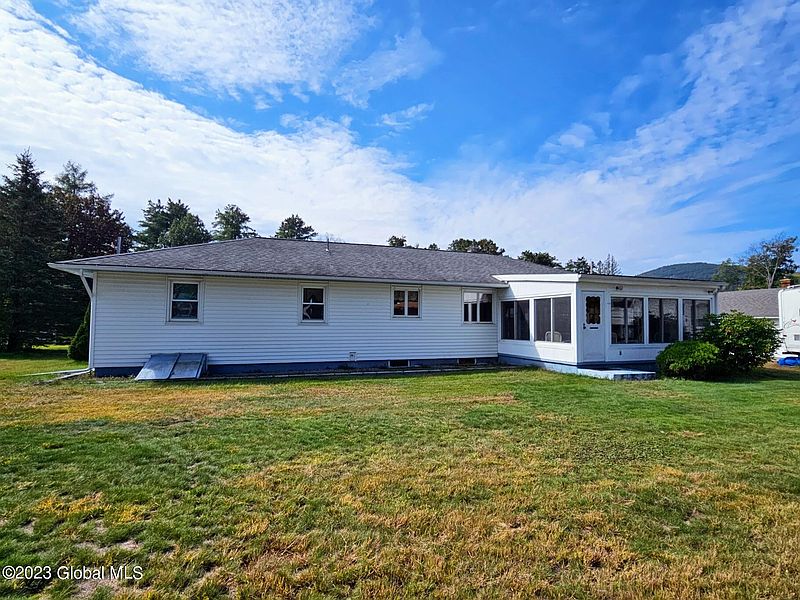 3rd image of 19 Raymond Street