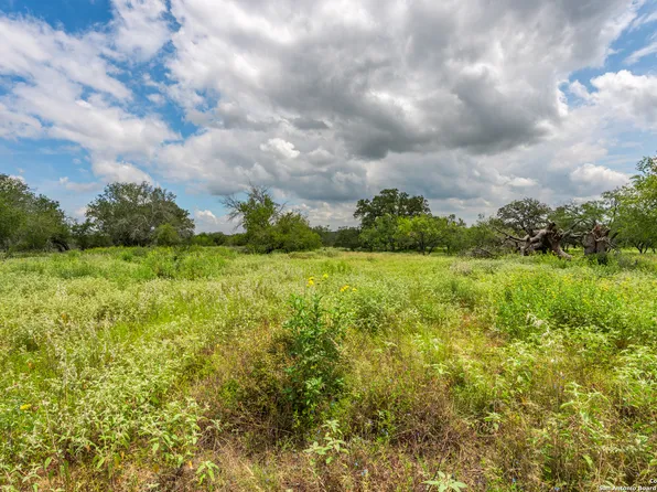 330 S Encino Crossing LOT 25, Natalia, TX 78059