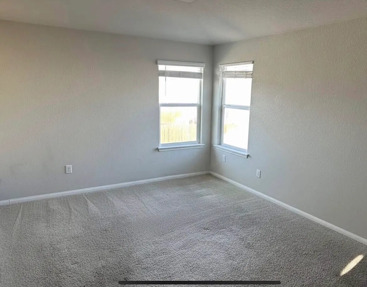 2104 Arborside Dr — Photo 2