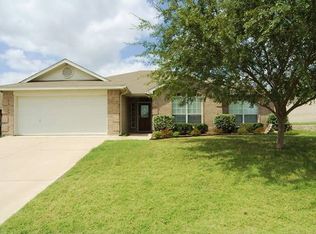 916 Ryanfield Ct, Burleson, TX 76028