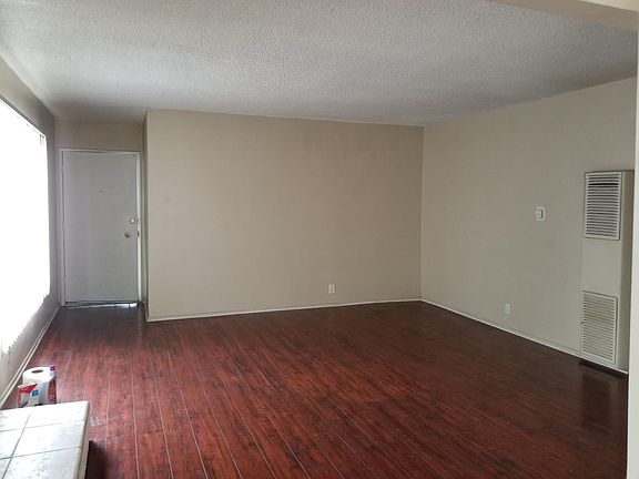 4th image of 803 Edgewood St APT 4