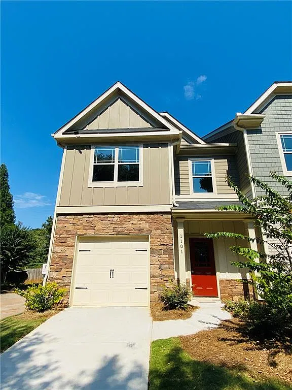3 bed, 2.5 bath, 1786 sqft, $2,050 — Photo 2