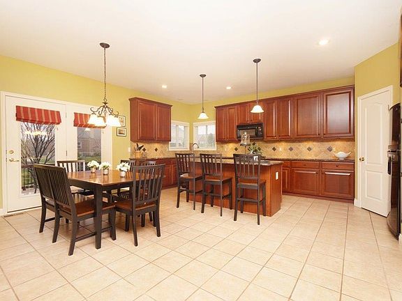 4th image of 8925 Heather Ann Dr